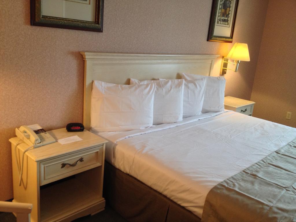 Parkside Inn Bridgeview Mackinaw City Eksteriør bilde